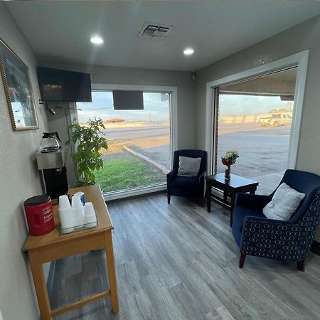 Regency Inn Hondo Dış mekan fotoğraf