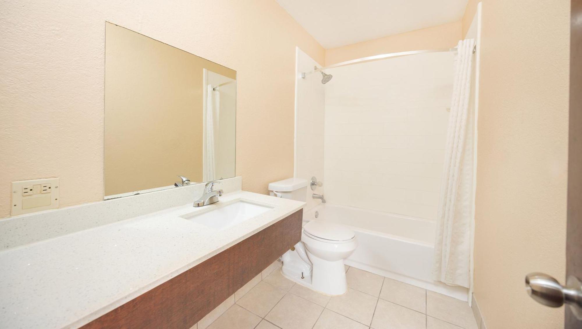 Regency Inn Hondo Dış mekan fotoğraf