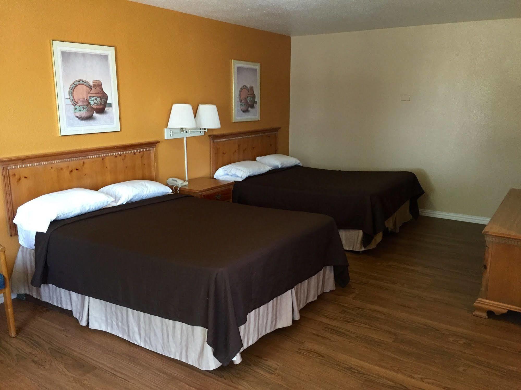 Regency Inn Hondo Dış mekan fotoğraf