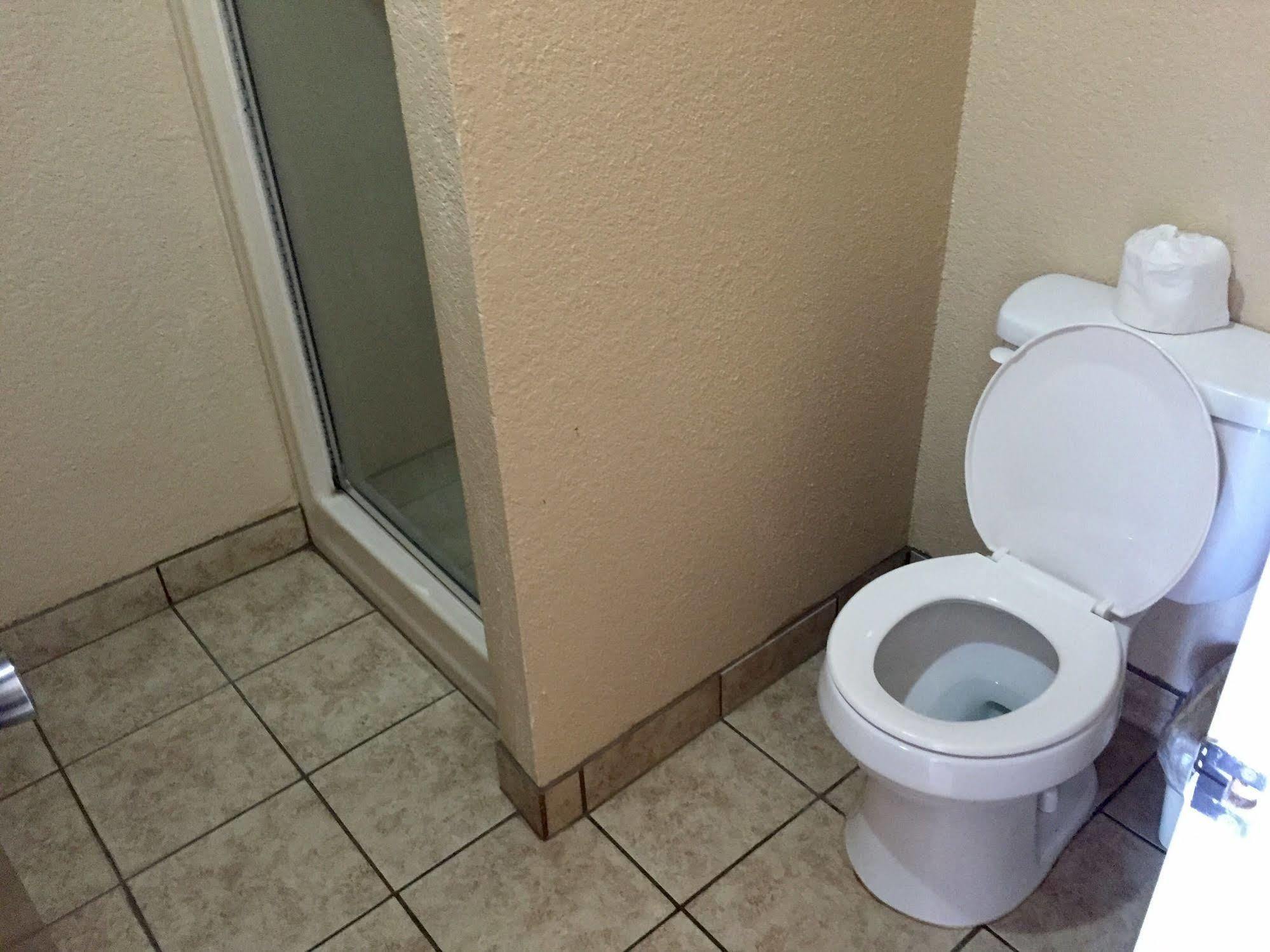 Regency Inn Hondo Dış mekan fotoğraf